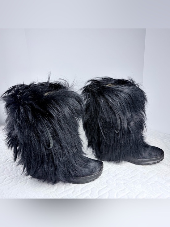 Pajar Shoes - Pajar Made in Italy Goat Hair Boots Women’s Size 7.5 shearling lined Eurosole